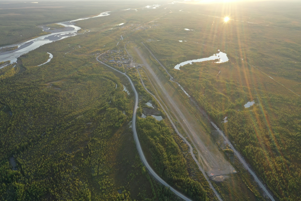 Вид на ВПП аэродрома Хандыга (фото Д.В. Ульянкина).